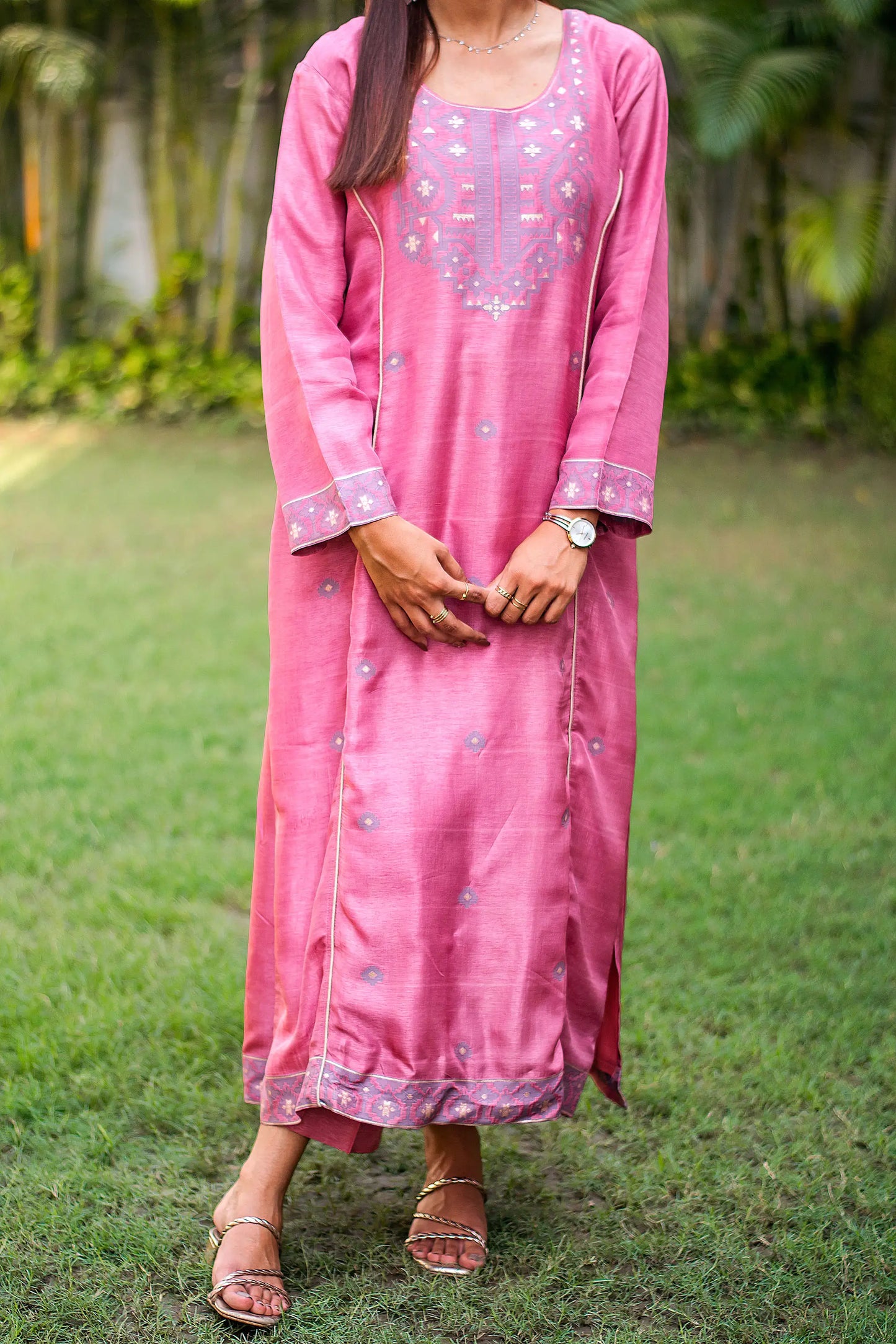 Onion pink silk resham & zari weave kurta & dupatta with pink trousers