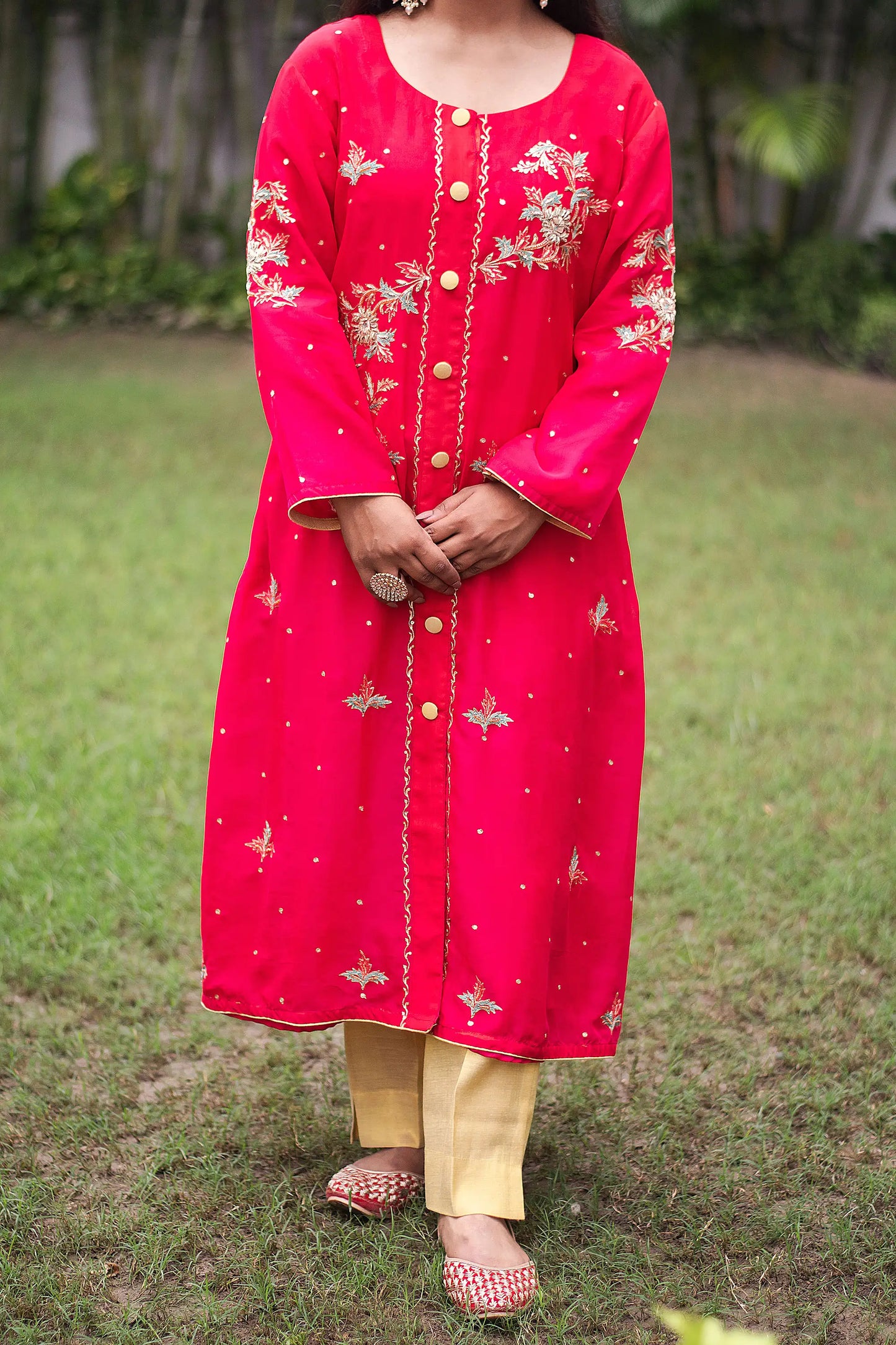 Red ombre organza kurta, red chiffon dupatta & golden trousers with zardozi work