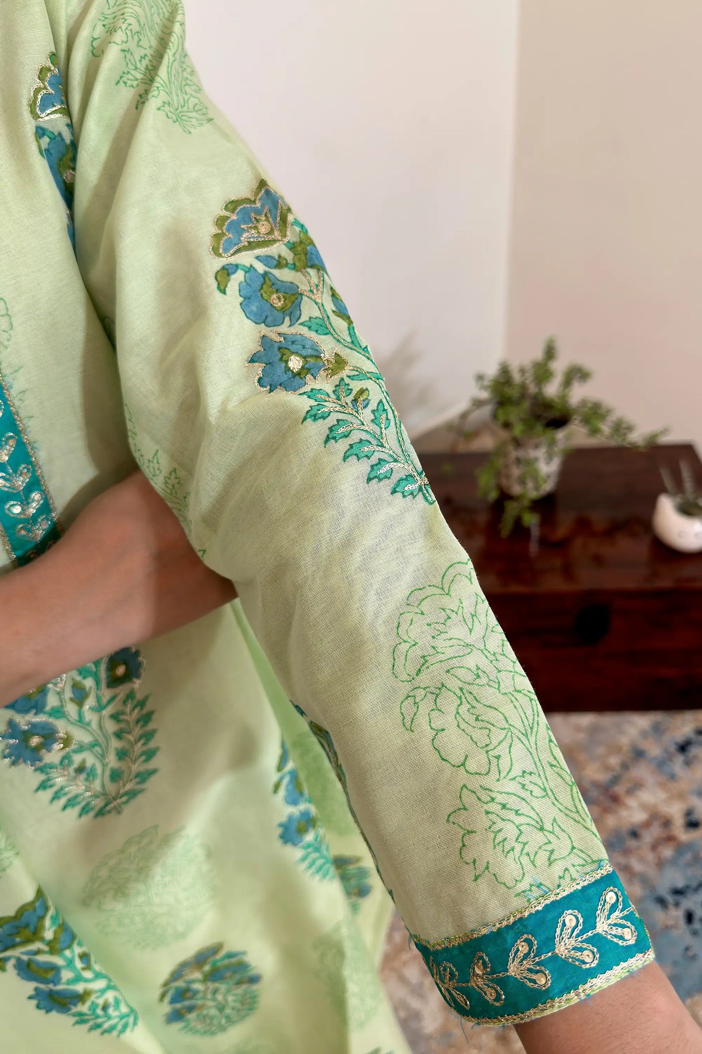 Green Chanderi Formal Wear Kurta Set with Aari embroidery
