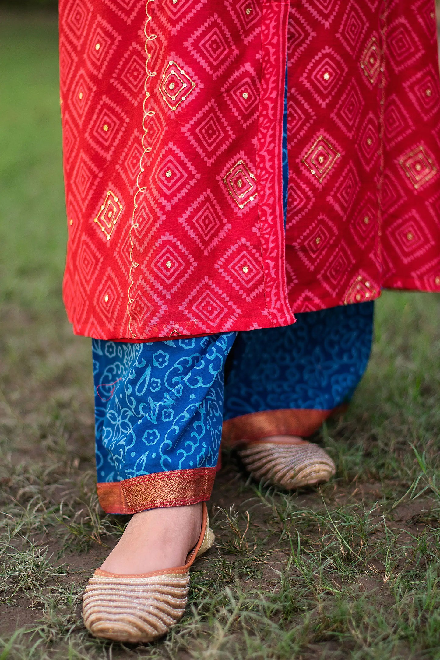 Red maheshwari kurta, blue maheshwari dupatta & blue palazzo with zardozi work