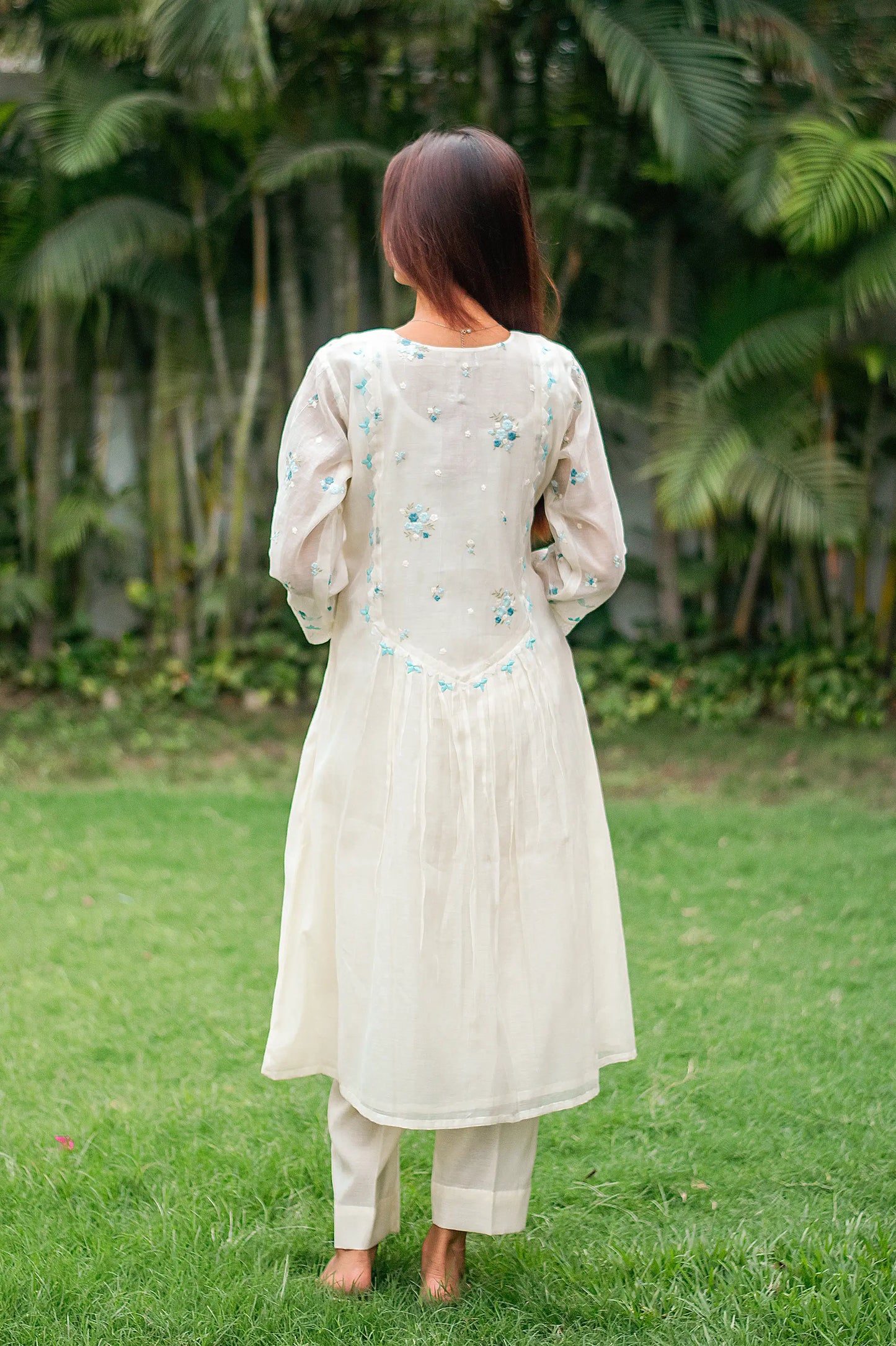 Off-white chanderi kurti, dupatta and trousers with blue embroidery & applique work