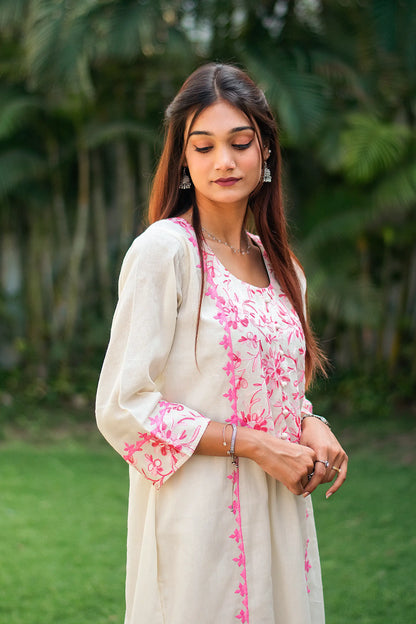 Off-white cotton kurti, dupatta and trousers with pink kashmiri & applique work