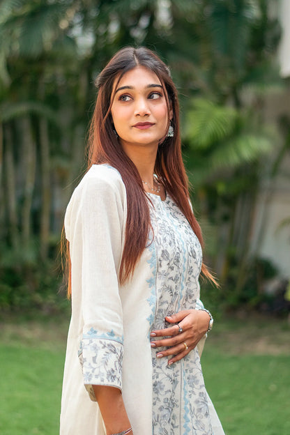 Off-white cotton kurti, dupatta and trousers with grey-blue kashmiri & applique work