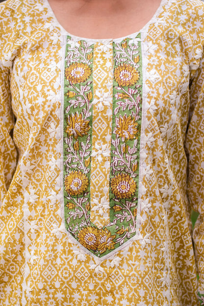 Yellow print linen kurta set with applique work