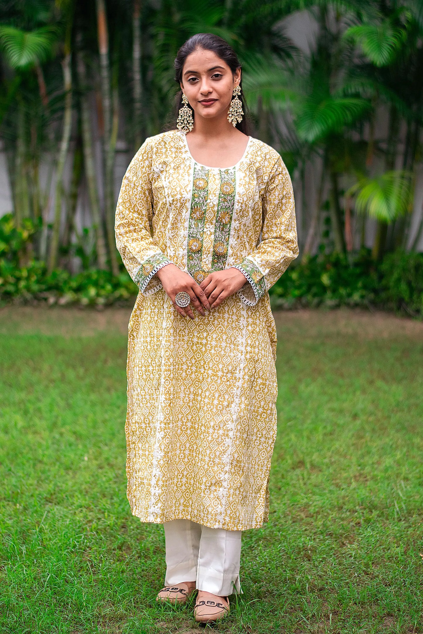 Yellow print linen kurta set with applique work