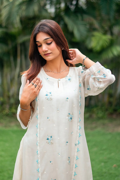 Off-white chanderi kurti, dupatta and trousers with blue embroidery & applique work