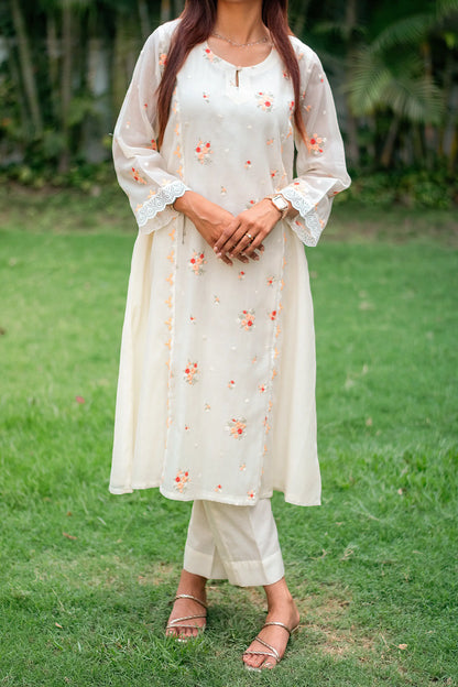 Off-white chanderi kurti, dupatta and trousers with peach-red embroidery & applique work