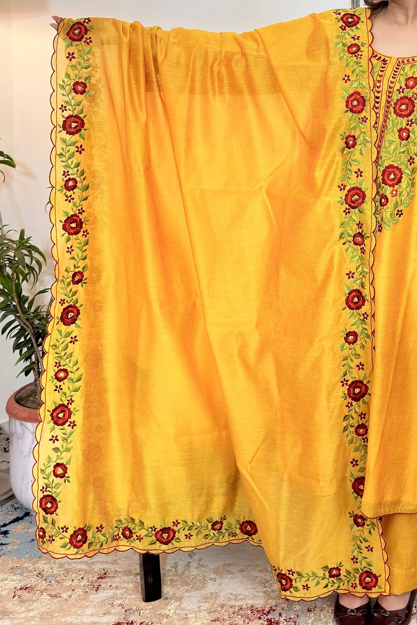 Yellow Chanderi Formal Wear Kurta Set with Floral Resham Embroidery