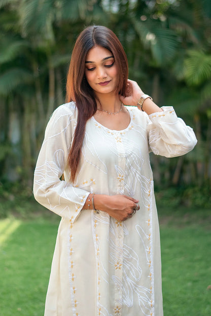 Off white chanderi kurta, dupatta & trousers with embroidery & applique work