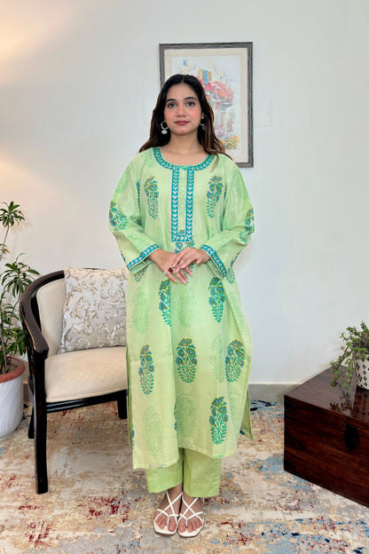Green Chanderi Formal Wear Kurta Set with Aari embroidery