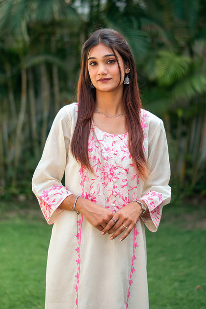 Off-white cotton kurti, dupatta and trousers with pink kashmiri & applique work