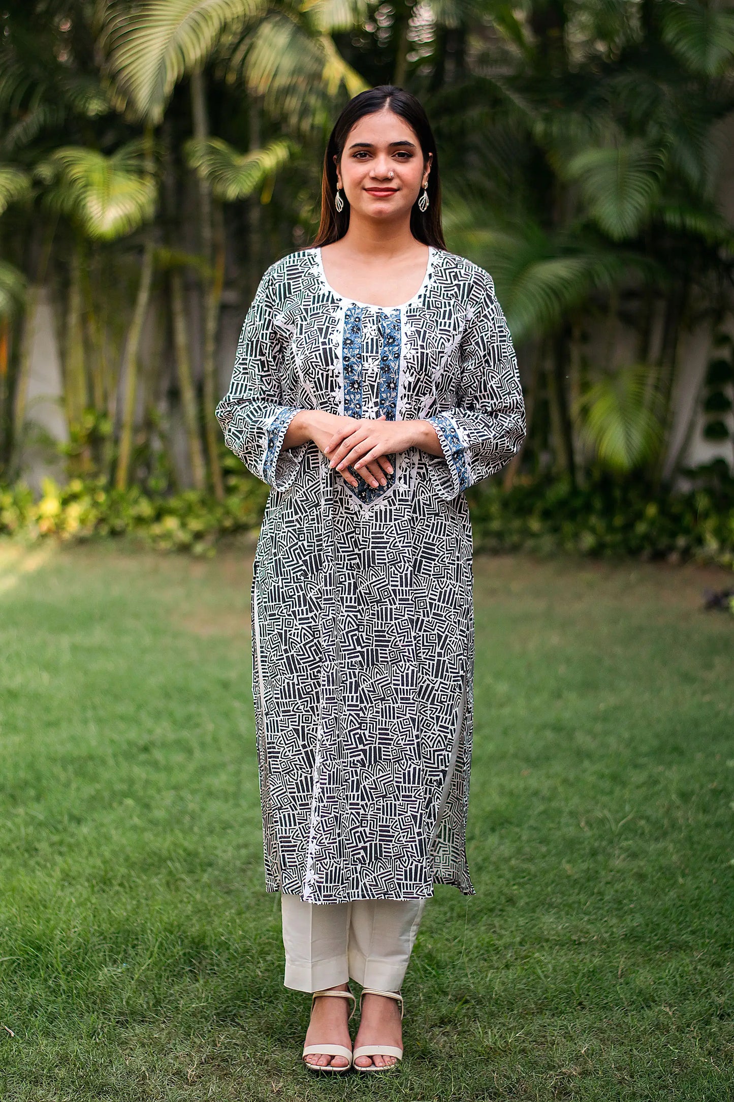 Black printed linen kurta, dupatta & white trousers with applique work