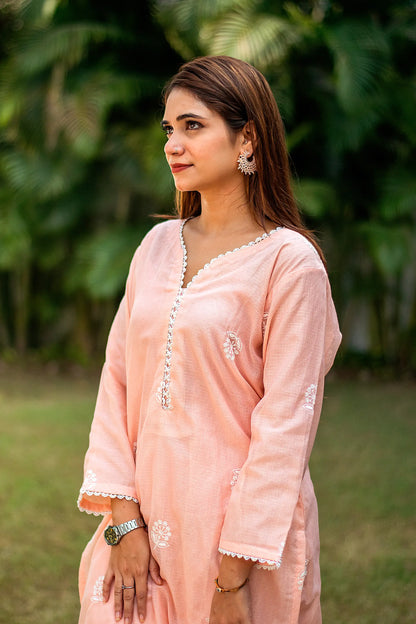 Peach resham embroidered cotton kurta and dupatta with peach trousers