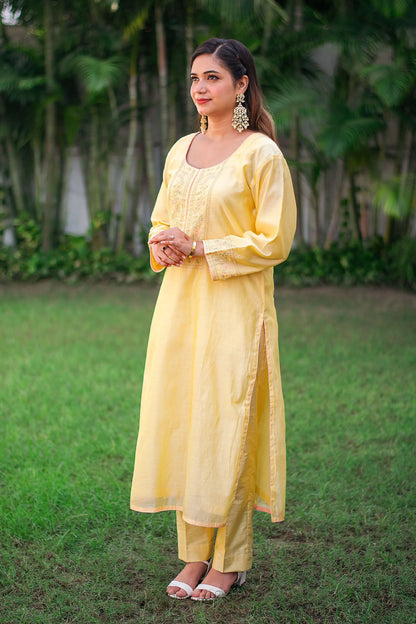 Yellow-peach chanderi kurta set with hand embroidery