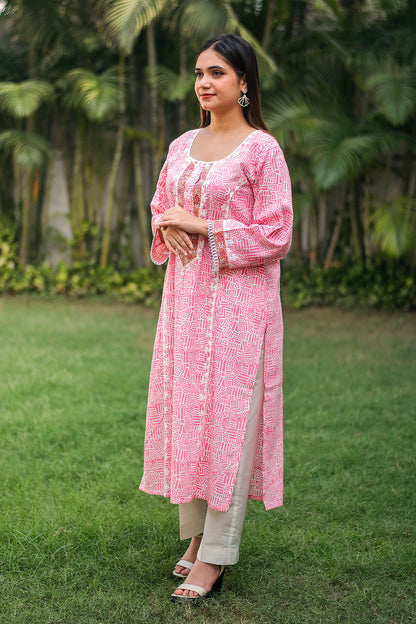 Pink printed linen kurta, dupatta & white trousers with applique work