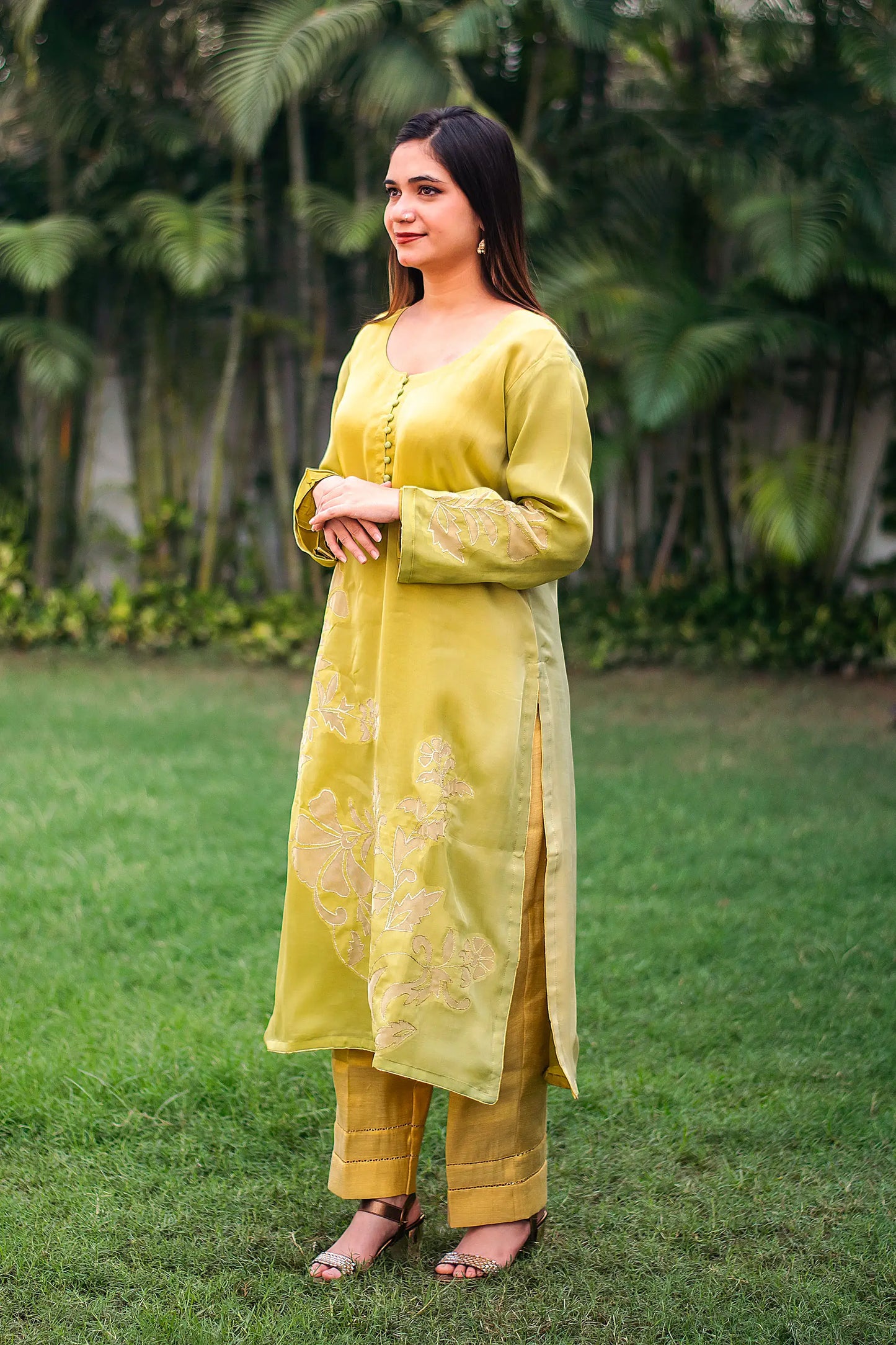 Green ombre organza kurta & dupatta with cutwork & golden trousers