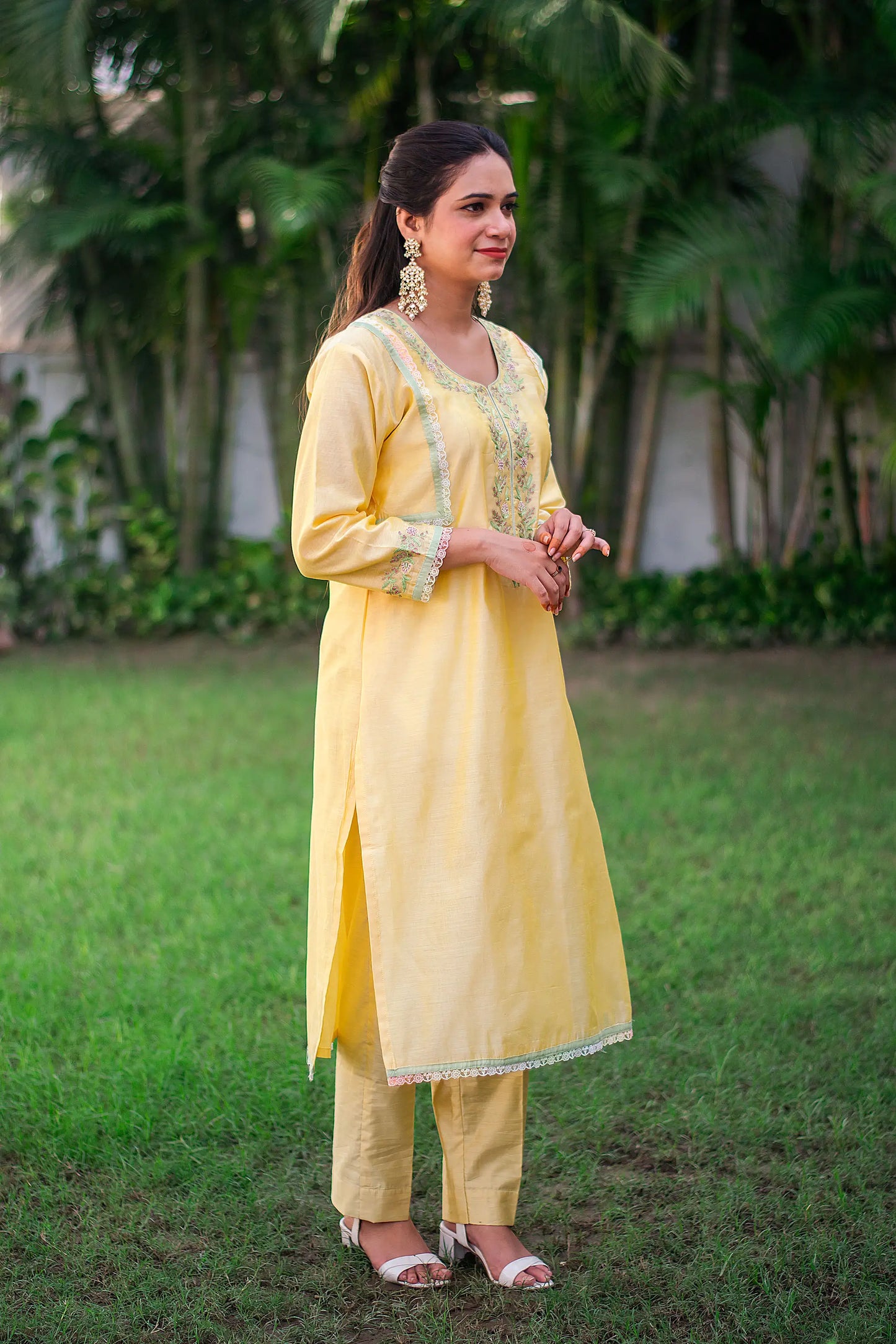 Yellow-green chanderi kurta set with hand embroidery