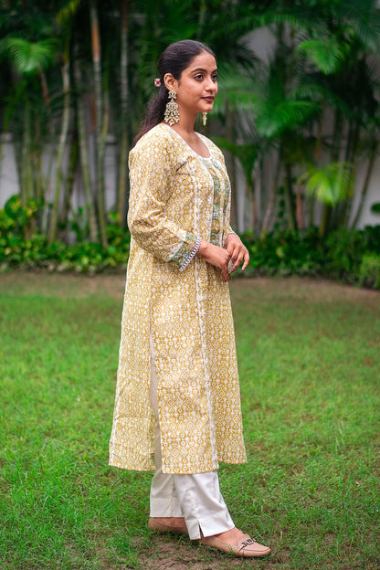 Yellow print linen kurta set with applique work