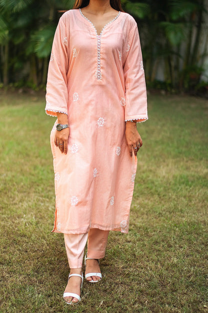 Peach resham embroidered cotton kurta and dupatta with peach trousers