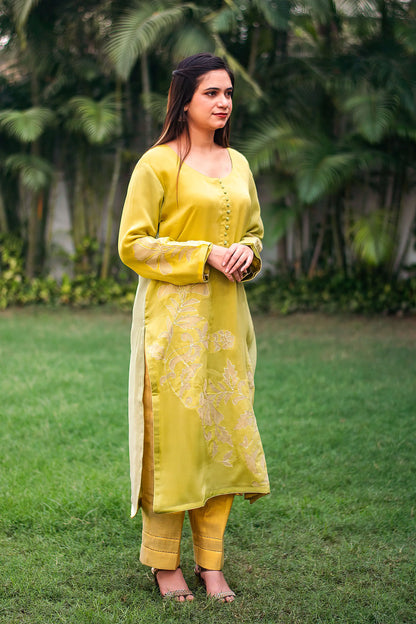 Green ombre organza kurta & dupatta with cutwork & golden trousers