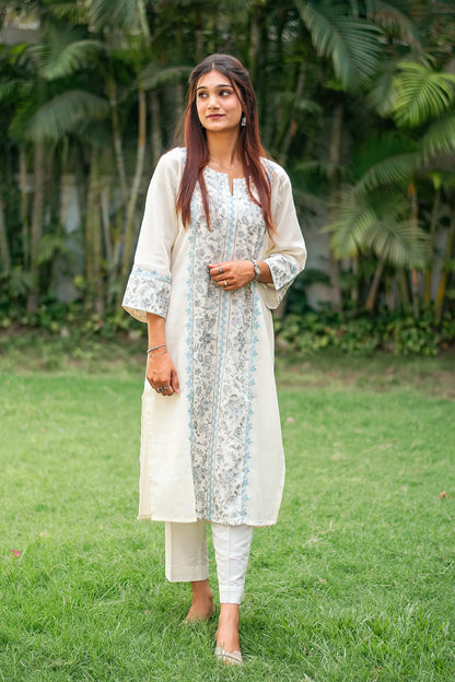 Off-white cotton kurti, dupatta and trousers with grey-blue kashmiri & applique work