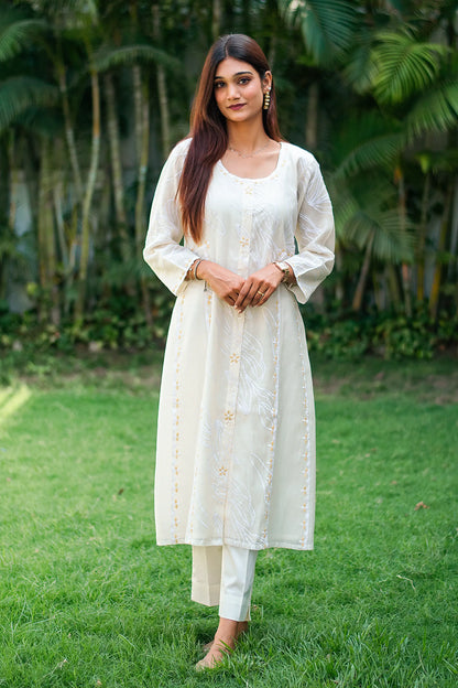 Off white chanderi kurta, dupatta & trousers with embroidery & applique work