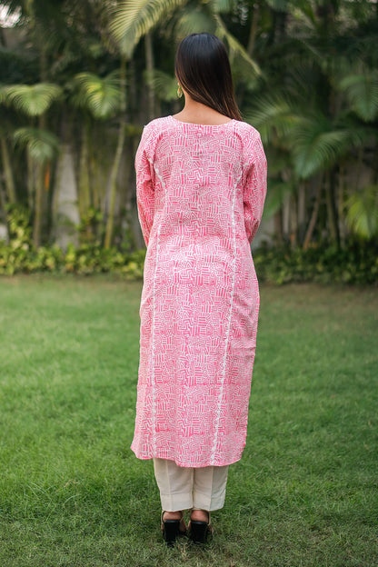 Pink printed linen kurta, dupatta & white trousers with applique work