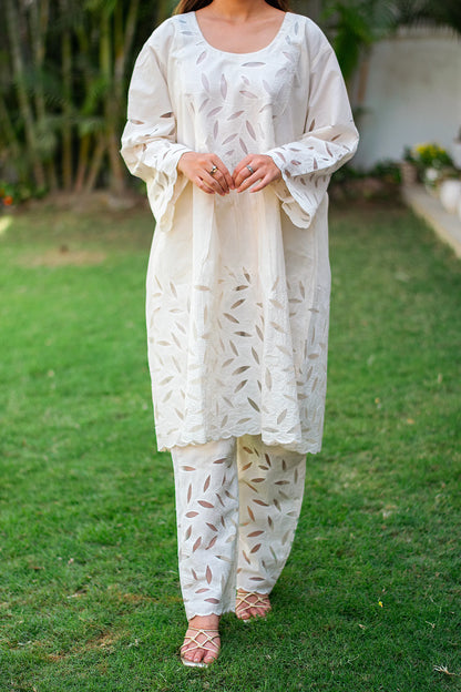 off white embroidered kurta set with cotton kurta, dupatta and trousers