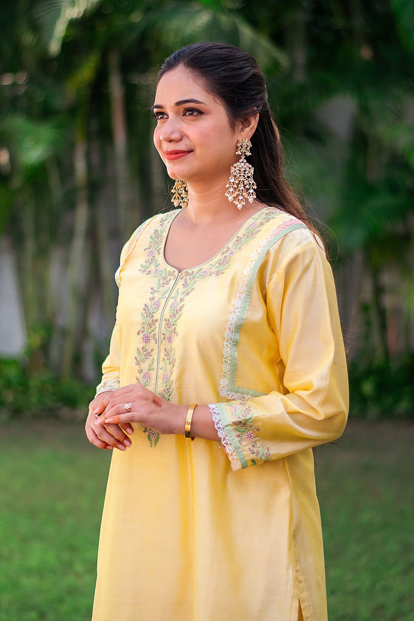 Yellow-green chanderi kurta set with hand embroidery