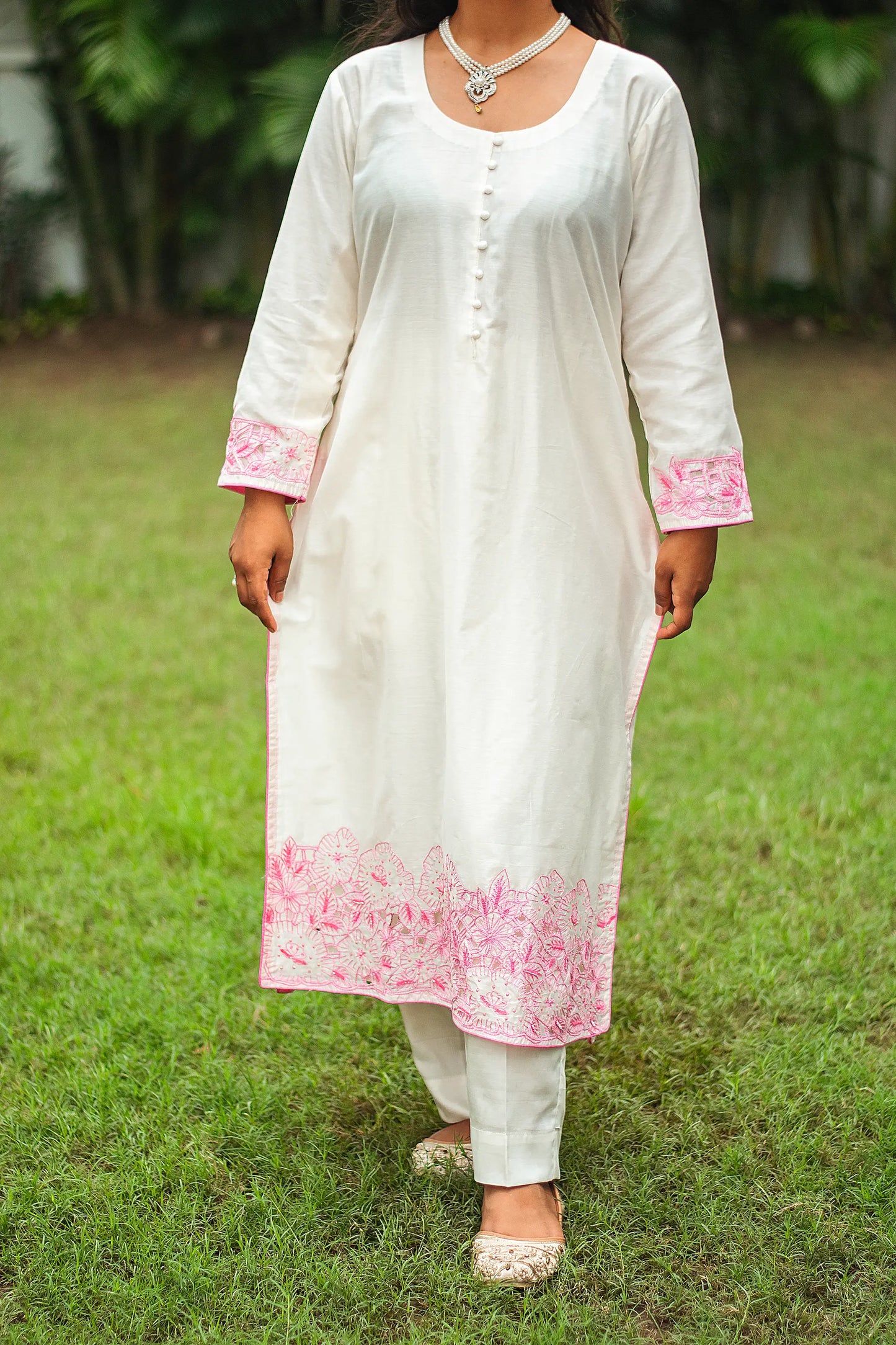 Off-white chanderi kurta and dupatta with pink cutwork and off-white trousers