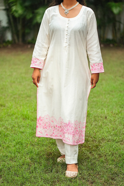 Off-white chanderi kurta and dupatta with pink cutwork and off-white trousers