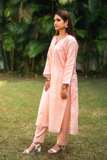 Peach resham embroidered cotton kurta and dupatta with peach trousers