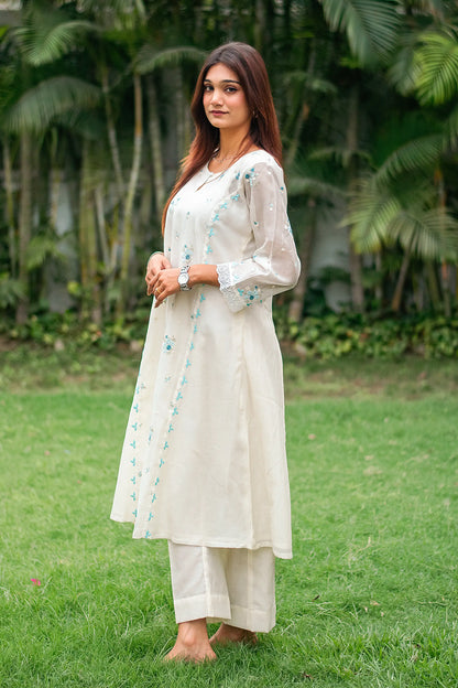 Off-white chanderi kurti, dupatta and trousers with blue embroidery & applique work
