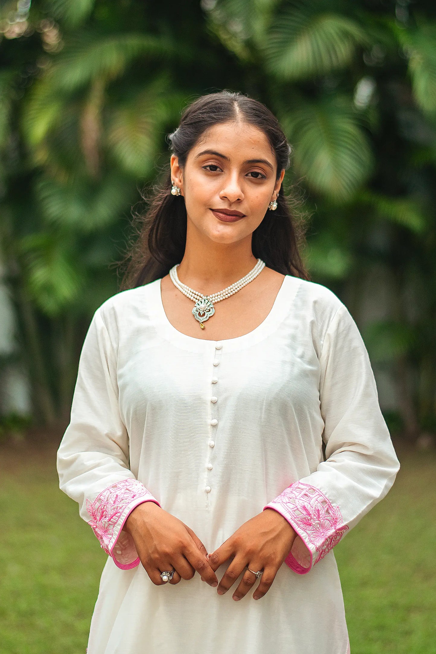 Close-up of the off-white chanderi kurta showing the yoke.