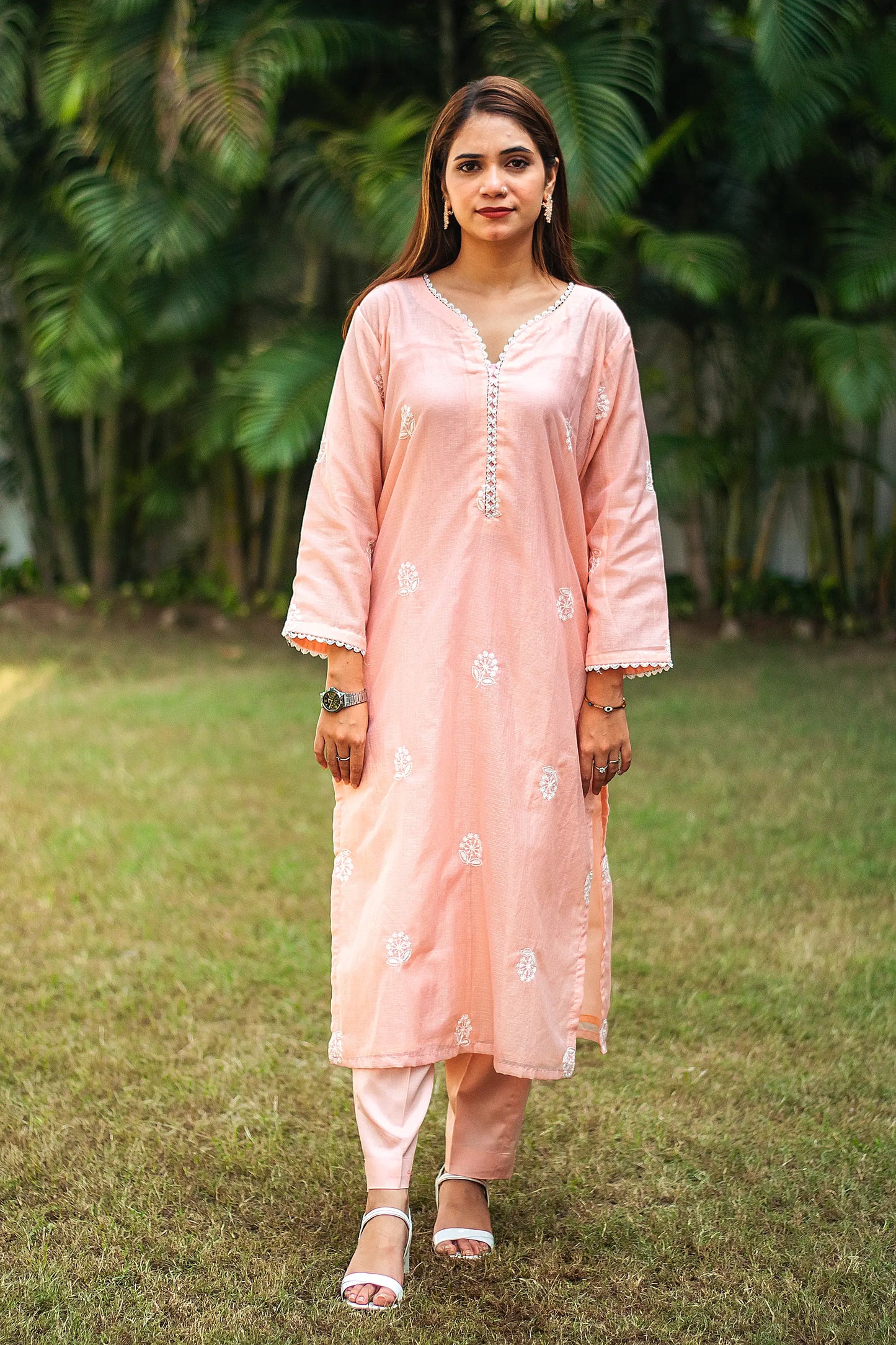 Peach resham embroidered cotton kurta and dupatta with peach trousers