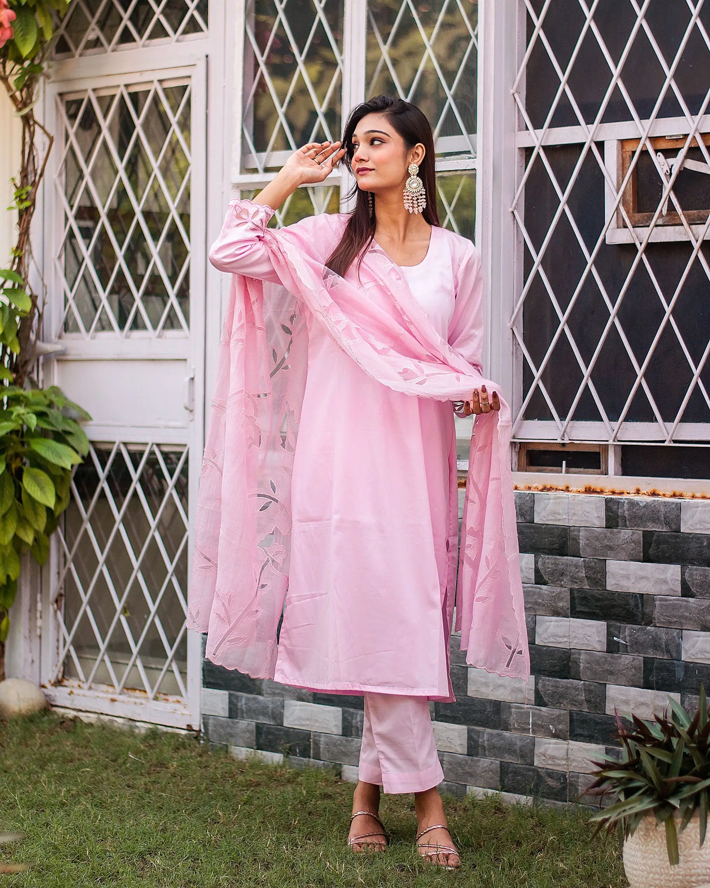 Pastel pink russian silk kurta & trousers, pink chanderi dupatta with cutwork