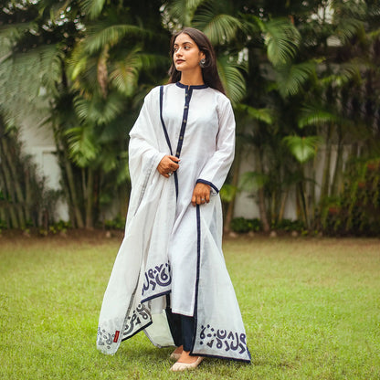 White chanderi patchwork kurta and dupatta with navy blue trousers