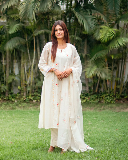 Off-white chanderi kurti, dupatta and trousers with peach-red embroidery & applique work