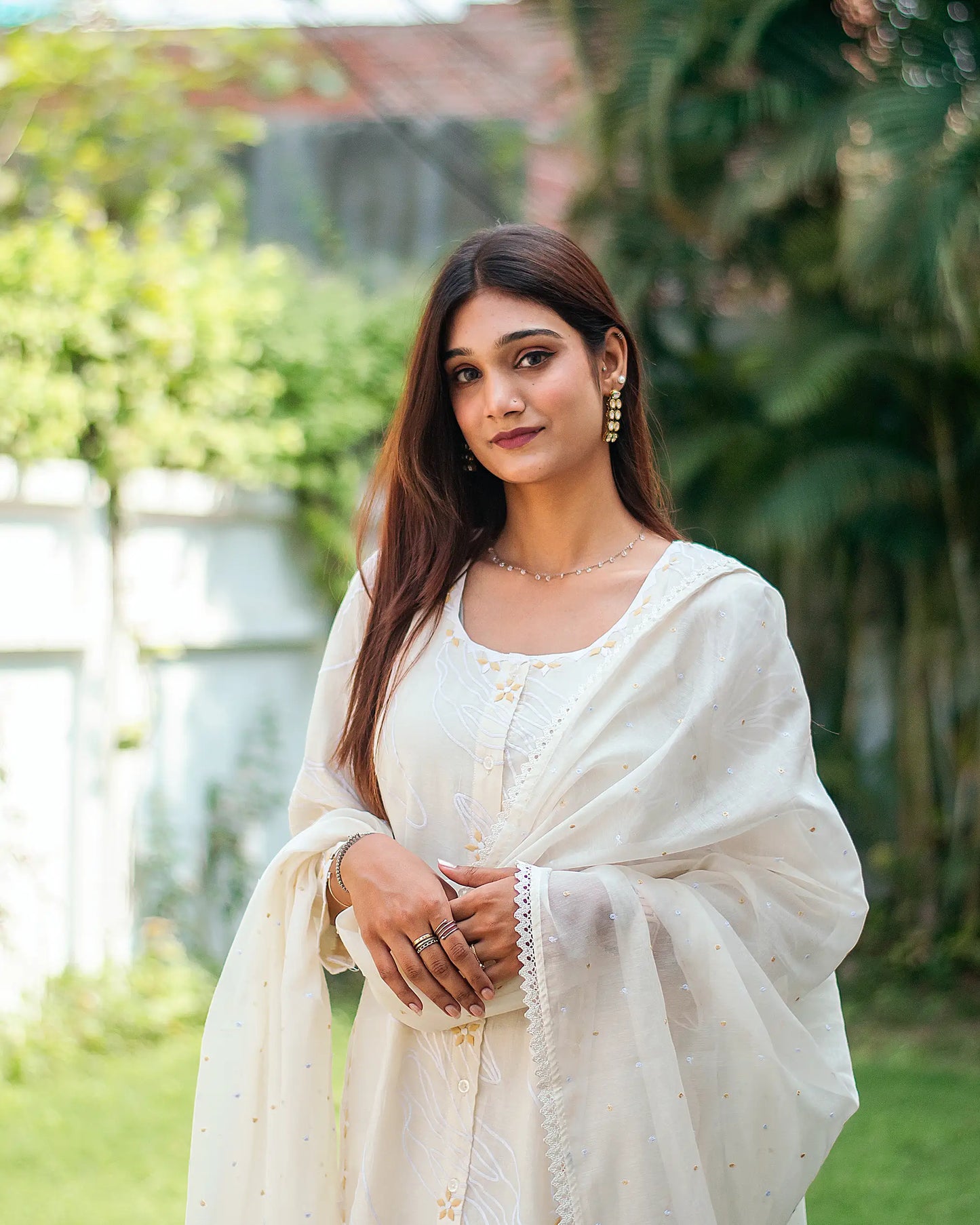 Off white chanderi kurta, dupatta & trousers with embroidery & applique work
