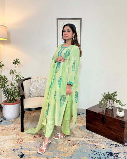 Green Chanderi Formal Wear Kurta Set with Aari embroidery