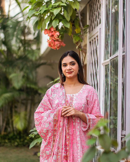 Pink printed linen kurta, dupatta & white trousers with applique work