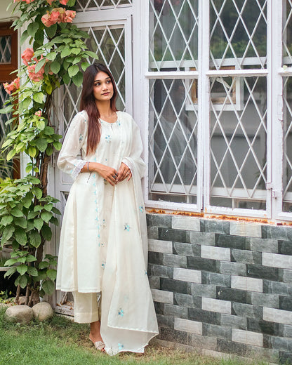 Off-white chanderi kurti, dupatta and trousers with blue embroidery & applique work