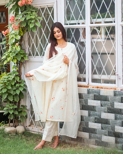 Off-white chanderi kurti, dupatta and trousers with peach-red embroidery & applique work