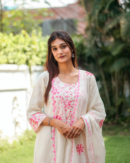 Off-white cotton kurti, dupatta and trousers with pink kashmiri & applique work