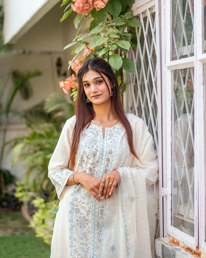Off-white cotton kurti, dupatta and trousers with grey-blue kashmiri & applique work