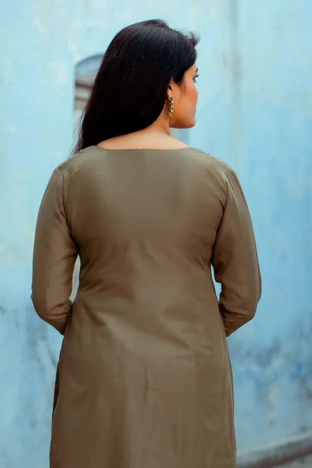 Back view of model wearing Cotton Kani Suit