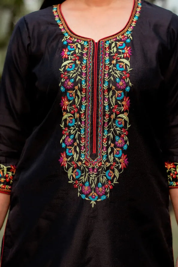Fashionable woman flaunting Black Resham Embroidered Chanderi Kurta, Black Palazzo & Jamawar Silk Dupatta