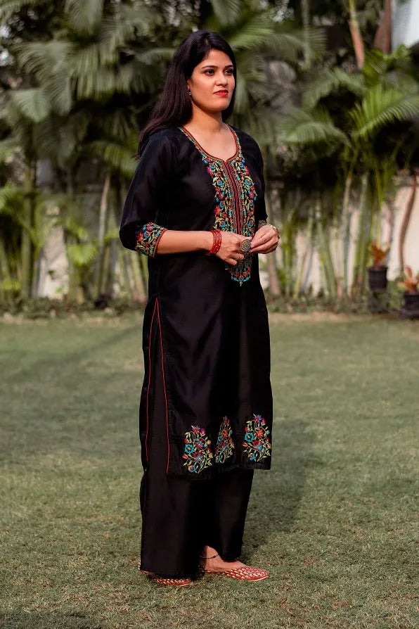 Chic ensemble featuring Woman in Black Resham Embroidered Chanderi Kurta, Black Palazzo & Jamawar Silk Dupatta