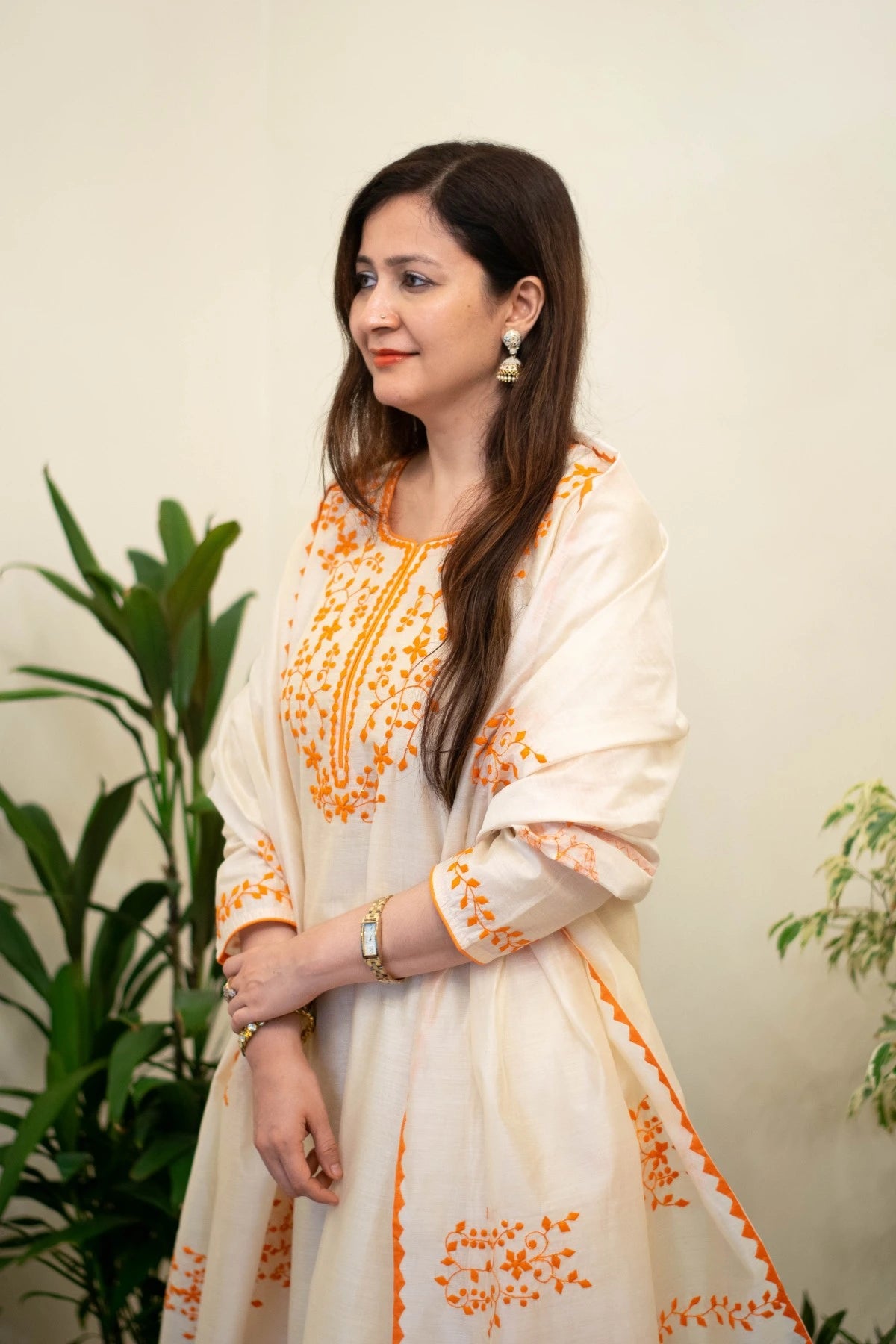 indian women showing chanderi silk kurta designs