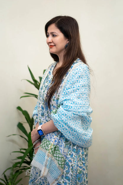 Blue block-print maheshwari applique and kamdani work kurta, blue block-print maheshwari dupatta with blue trousers